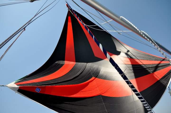 Symmetrical spinnaker