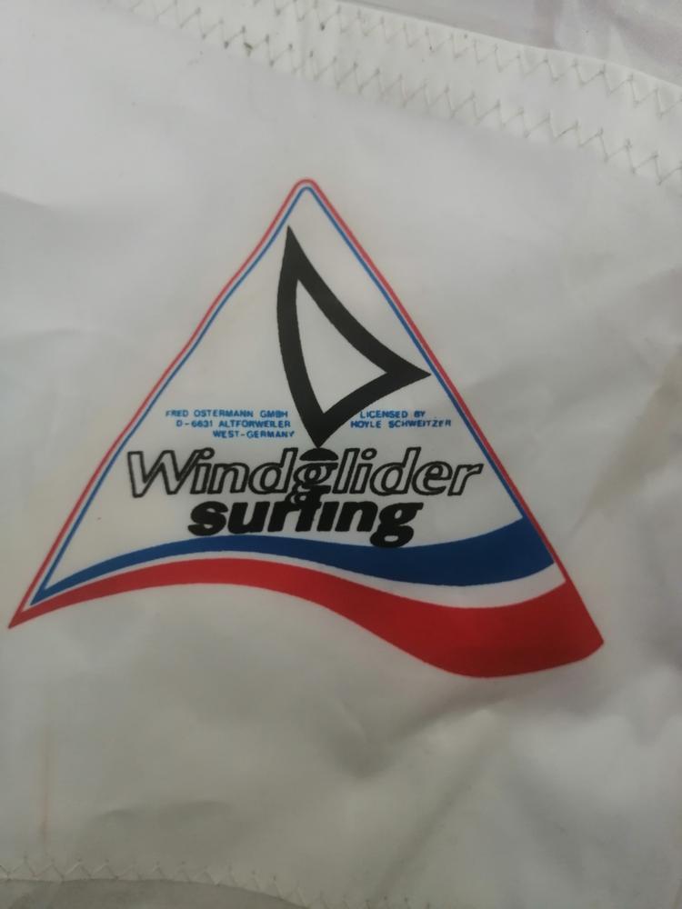 Windglider surfing