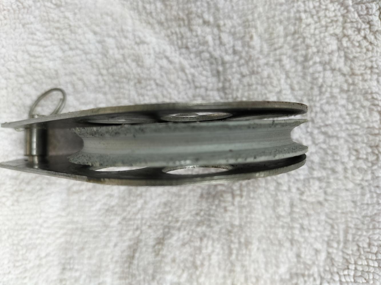 Poulie patte d'oie de pataras