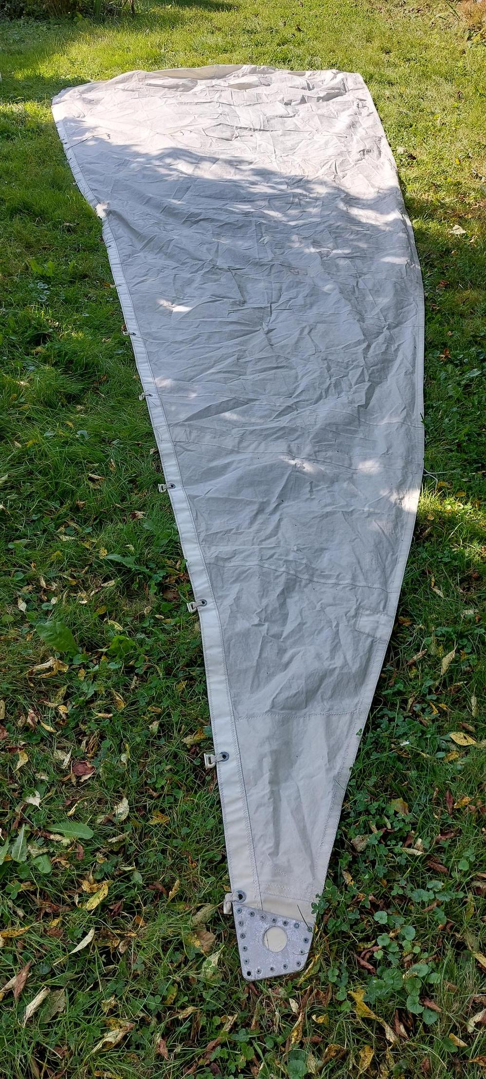 Grand voile sur coulisseaux