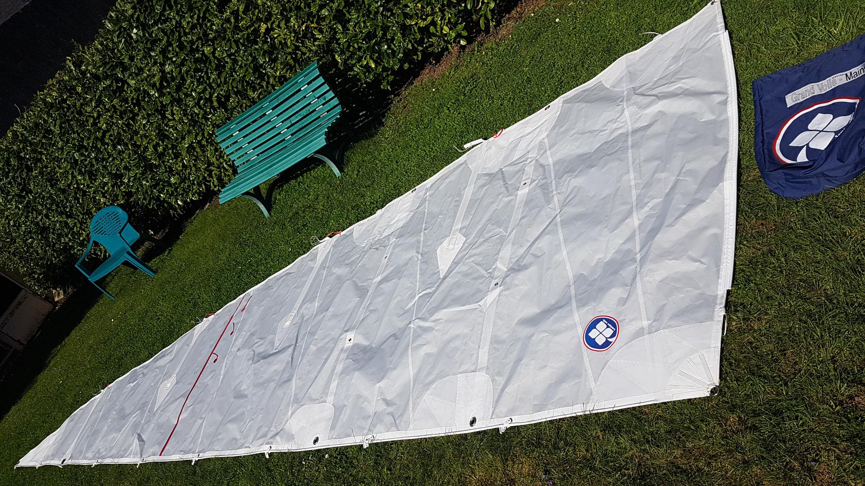 Grand voile semi lattee neuve