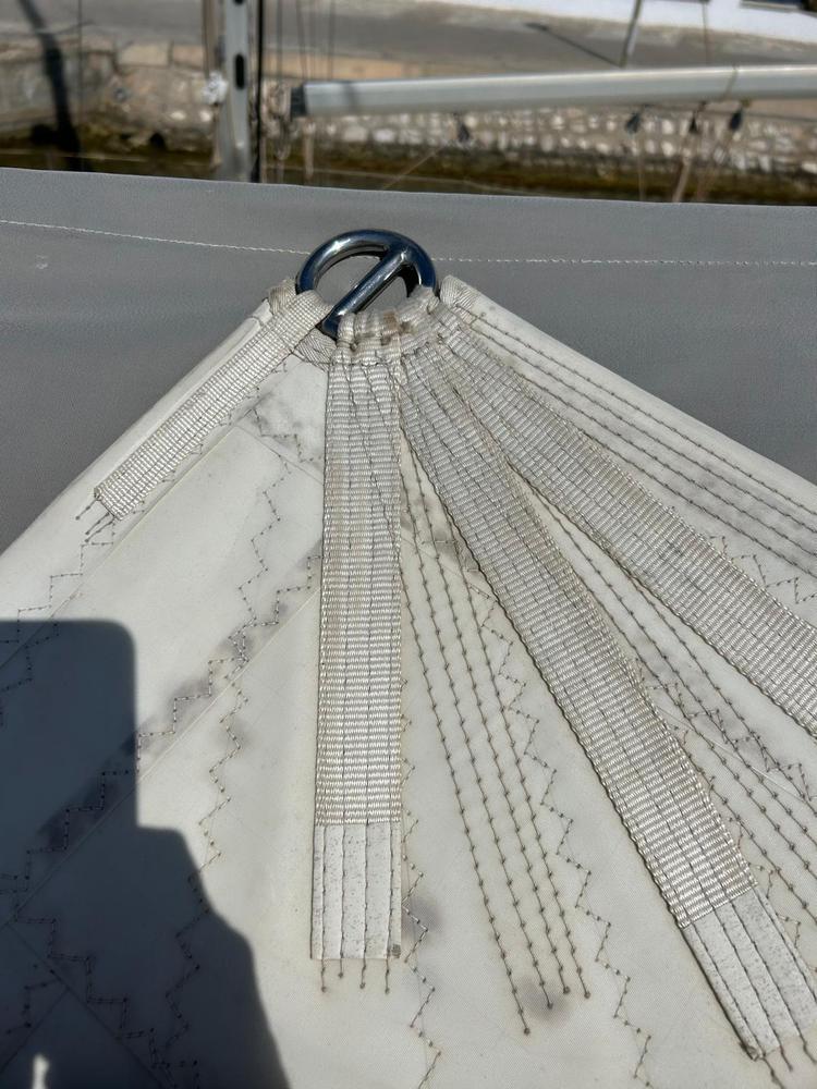 Grand Voile Full Batten Lucia 40