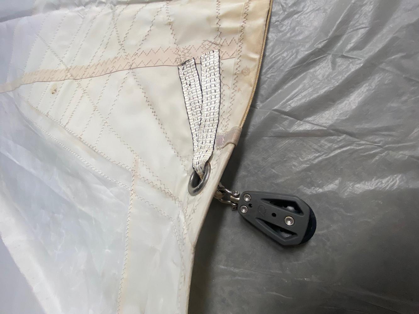 Grand voile sur chariot FULLBATTEN 2 ris bon état