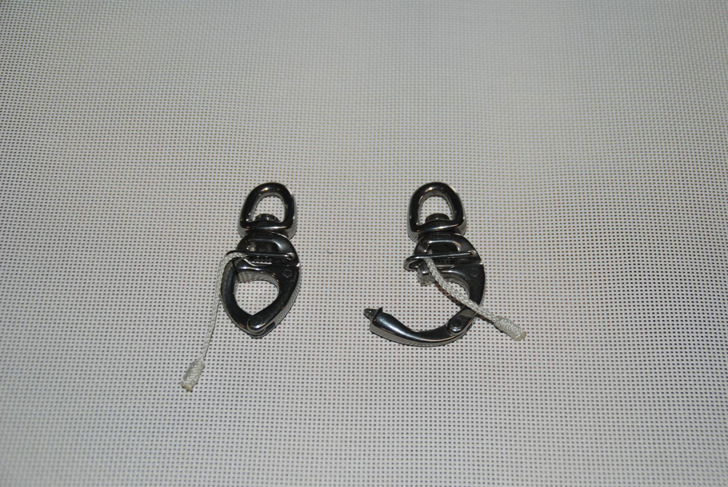 Paire de mousquetons de drisse