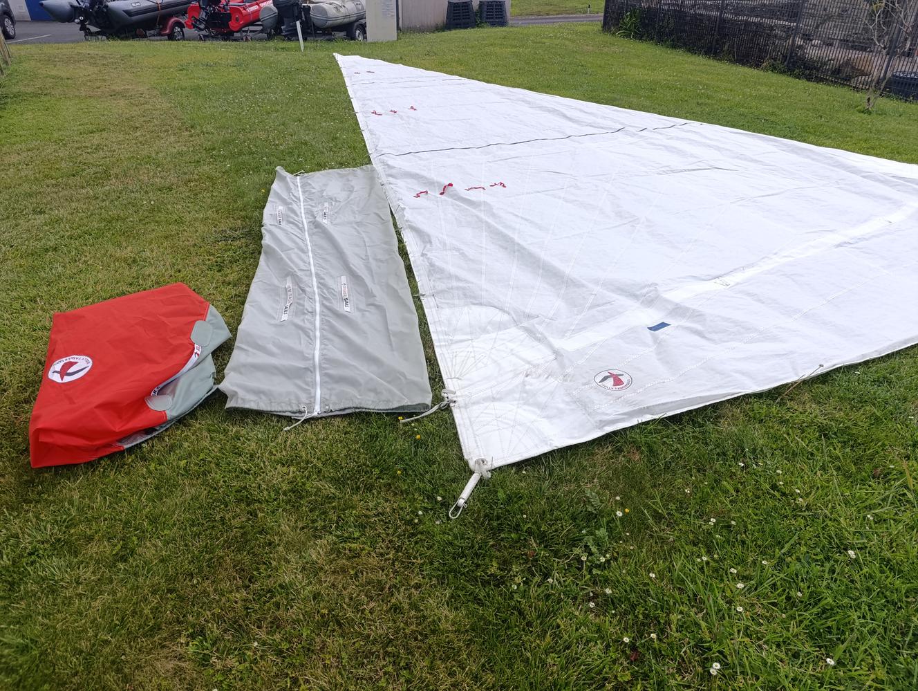 Génois sur mousquetons Rolly Tasker Sails
