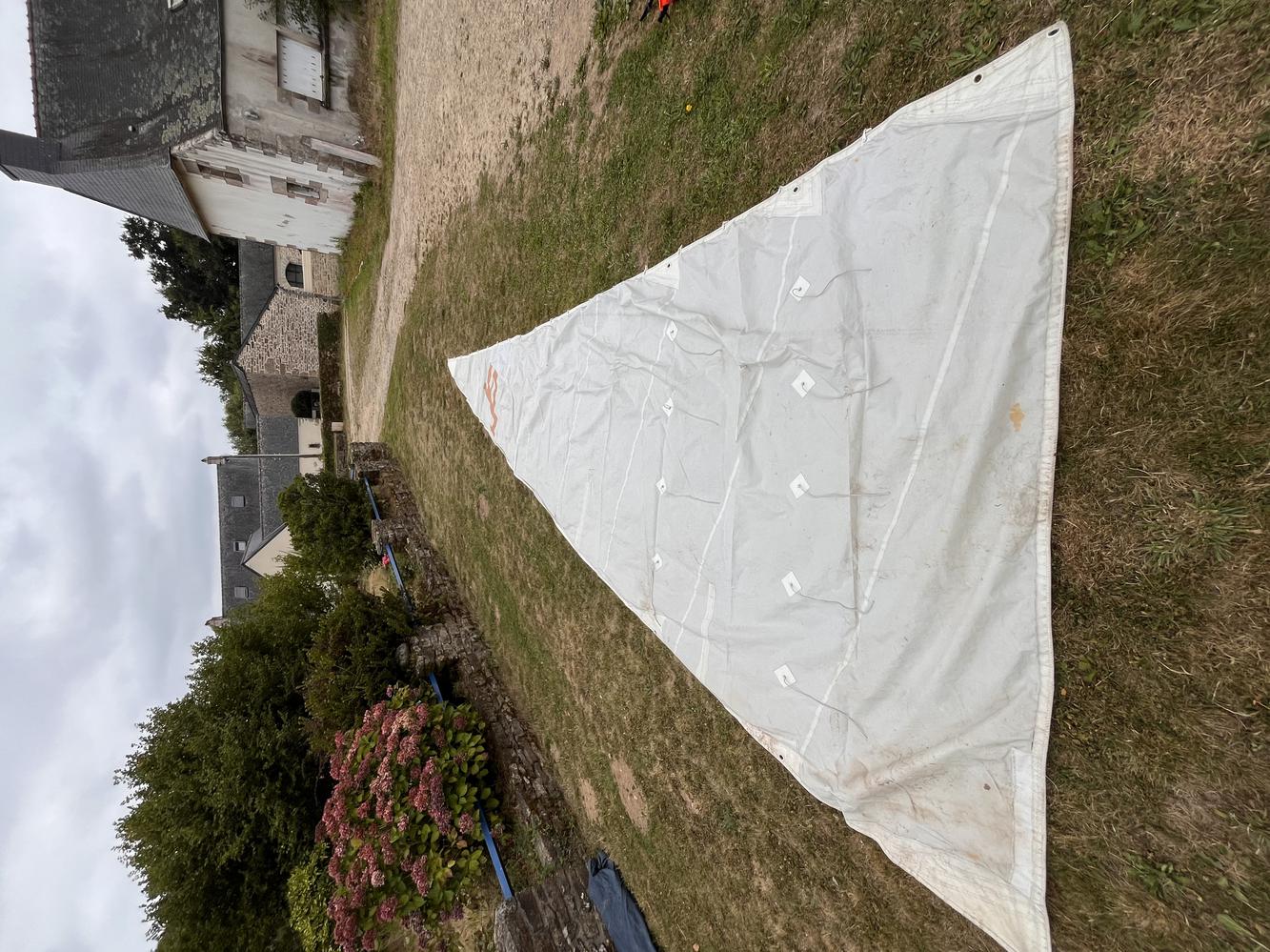 Grand voile bon état