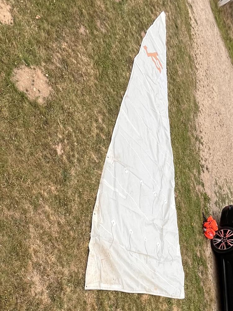 Grand voile bon état