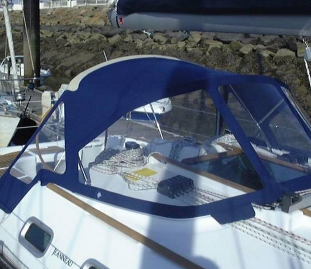 Capote de descente Sun Odyssey 37