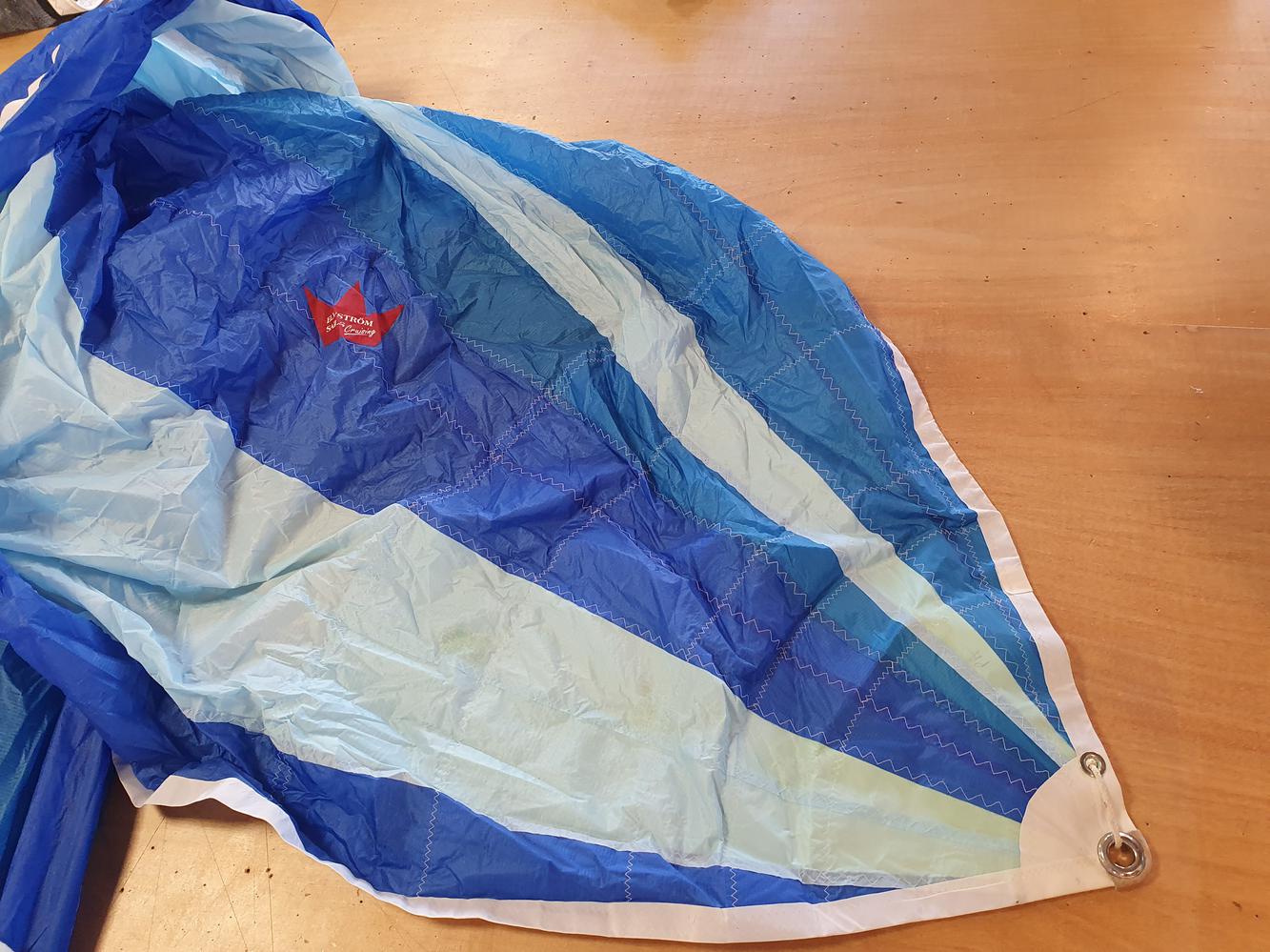 Spi asymétrique 64 m²