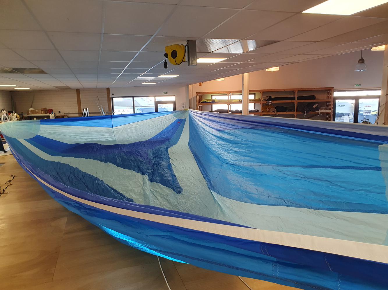 Spi asymétrique 64 m²