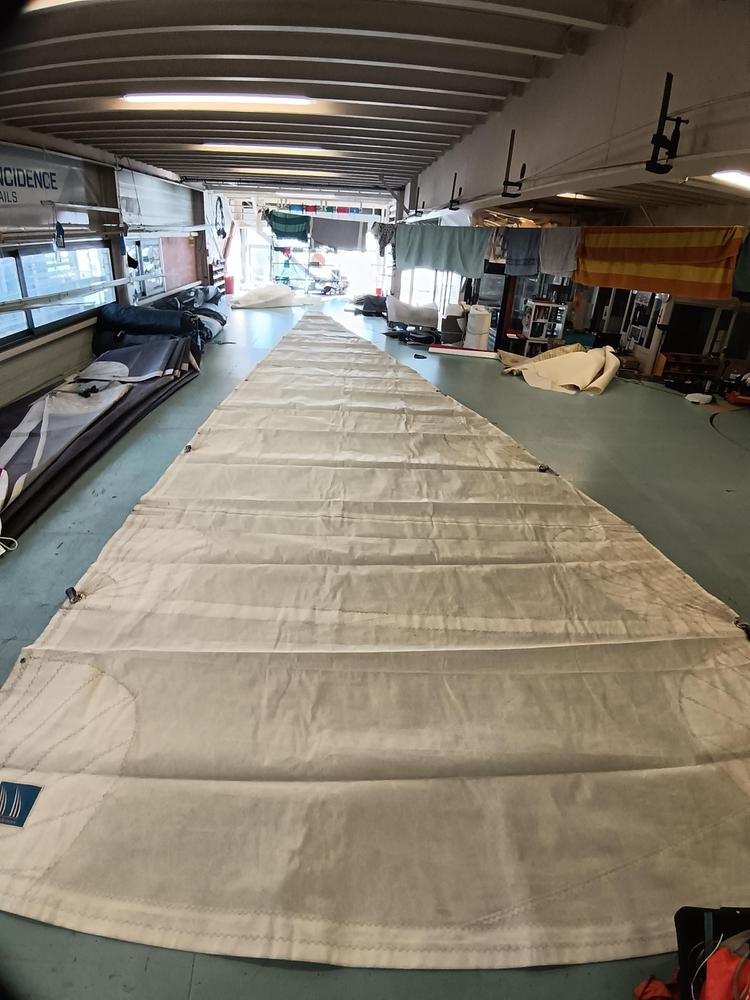 Grand voile Ovni 385