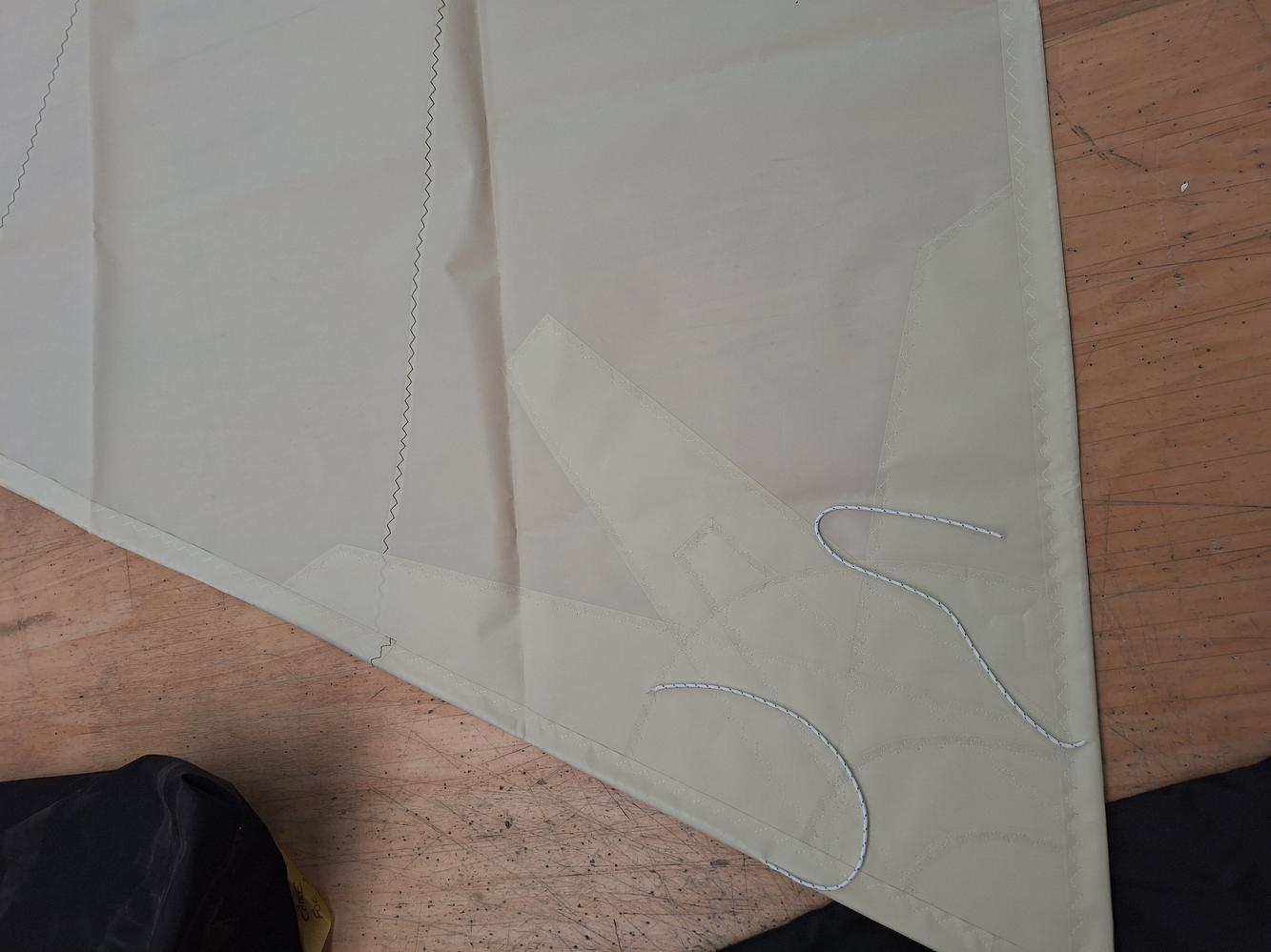 Foc de côtre aurique 8 m²