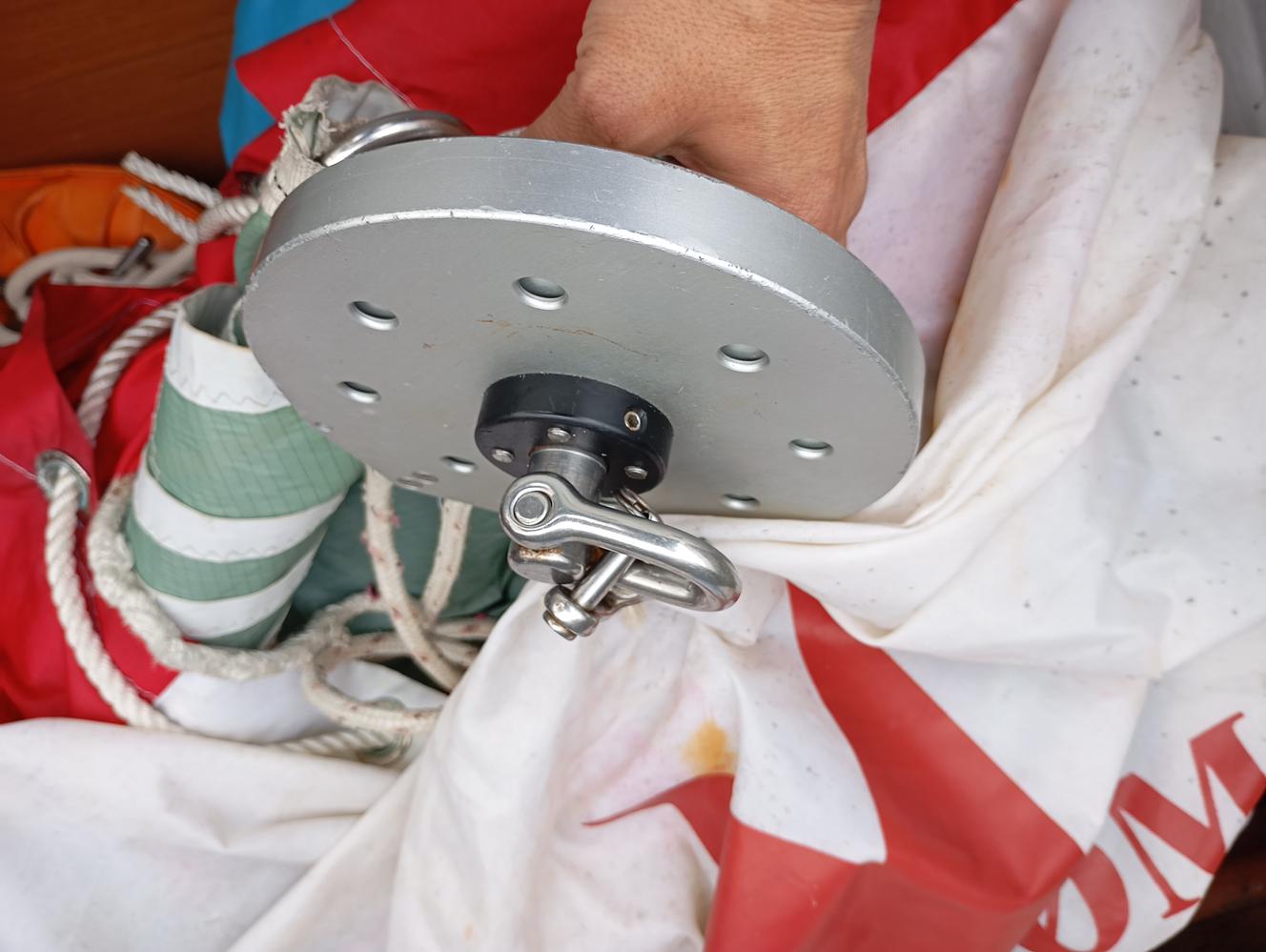 Spi asymétrique sur emmagasineur oceanis 40