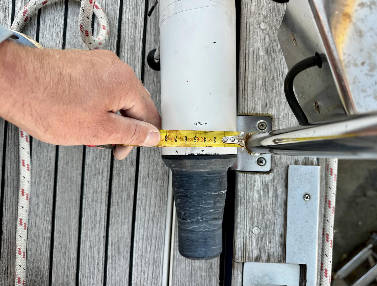 Carbon spinnaker pole