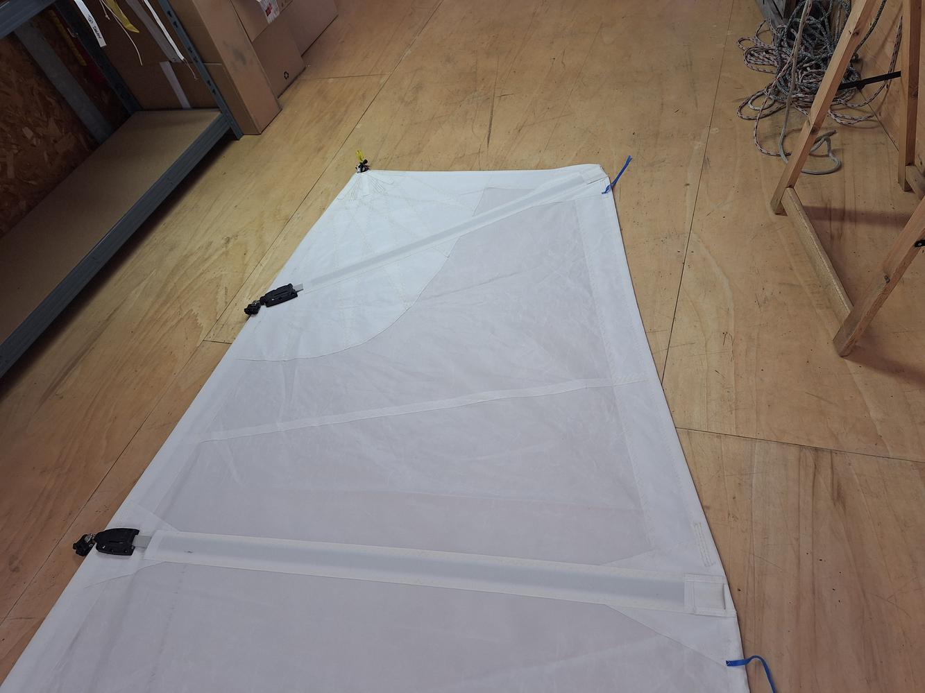 Grand voile à corne semi lattée 2 ris 32 m²