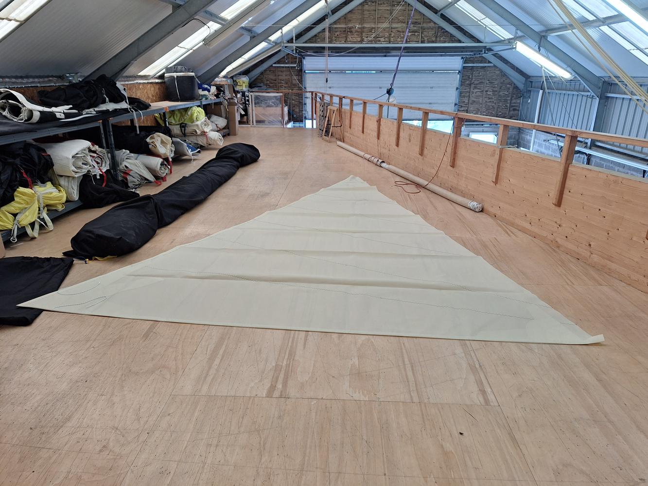 Foc de côtre aurique 8 m²