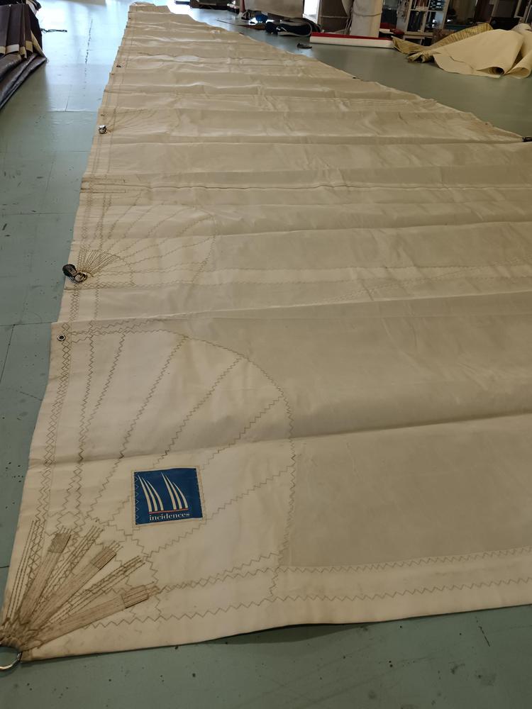 Grand voile Ovni 385