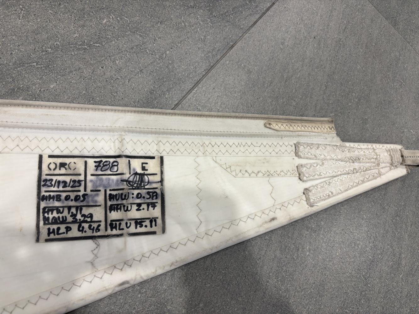 Foque Pentex con sable. North S.