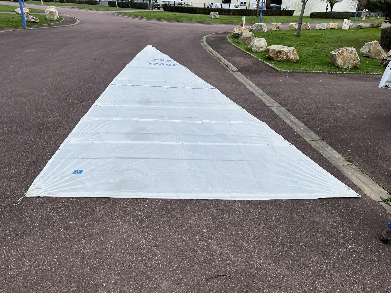 Grand voile lattée Incidence