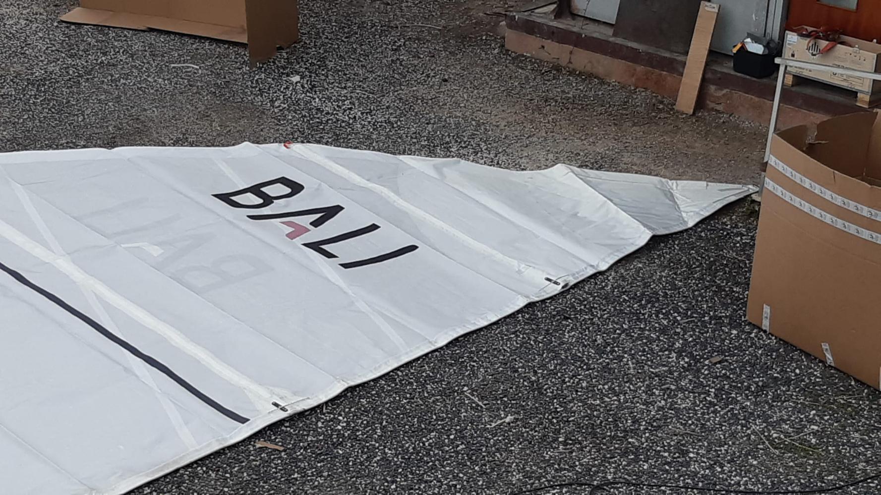 Grand voile lattée neuve Bali 4.0 / 4.1