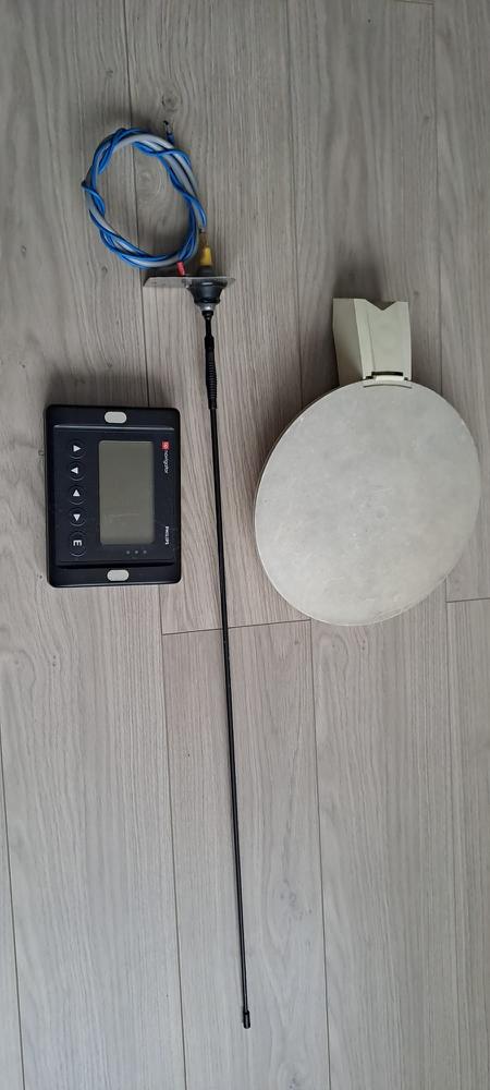 Navigator + two antennas (1 old school) - (2 GPS)