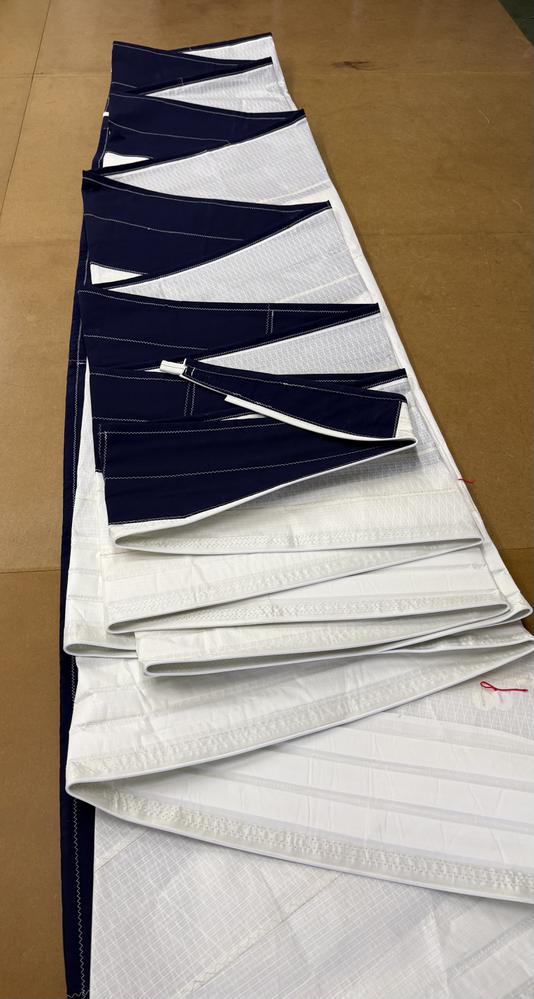 FURLING GENOA - JIB - YANKEE - BAVARIA CRUISER 40