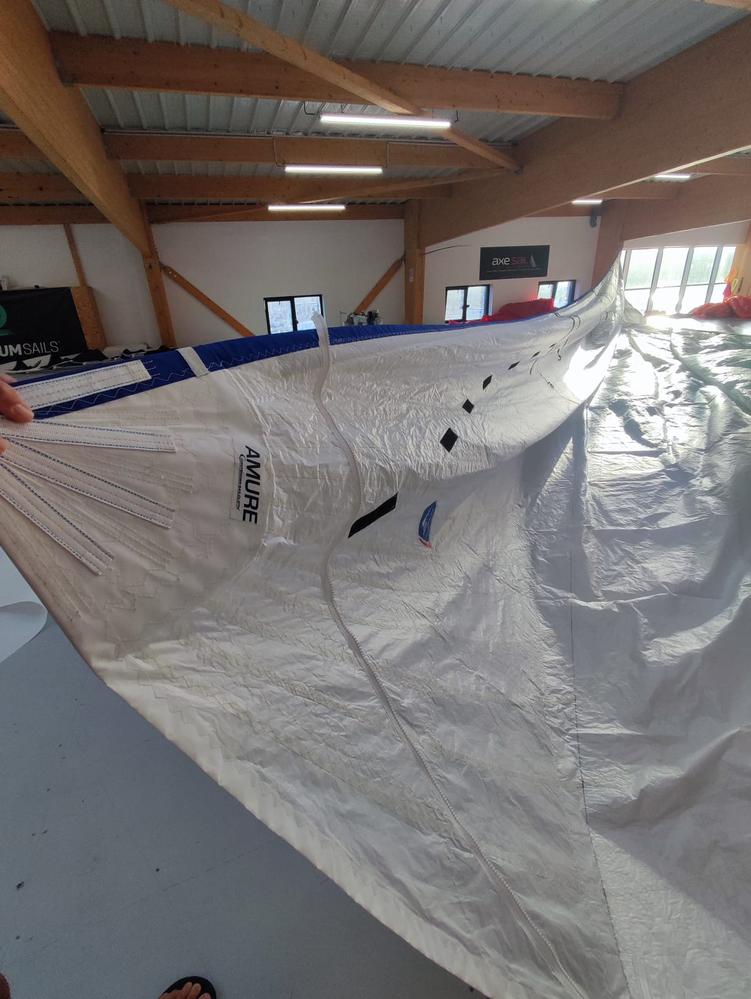 Spi a4 J99 arrisable par le guindant