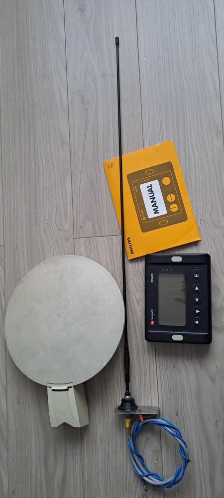 Navigator + two antennas (1 old school) - (2 GPS)