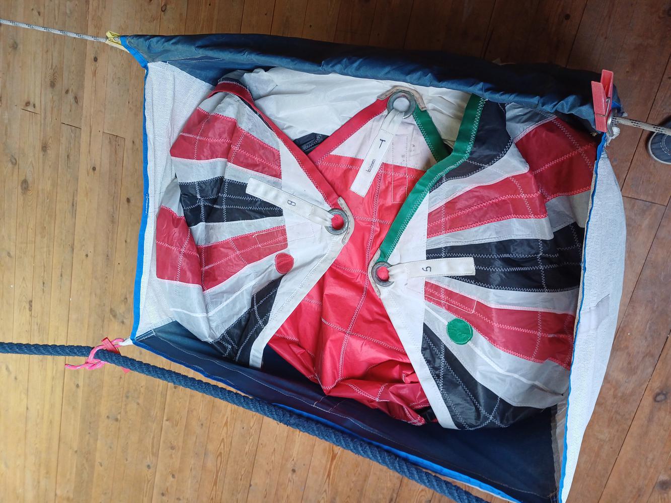 Spinnaker symétrique tri radial 80m2