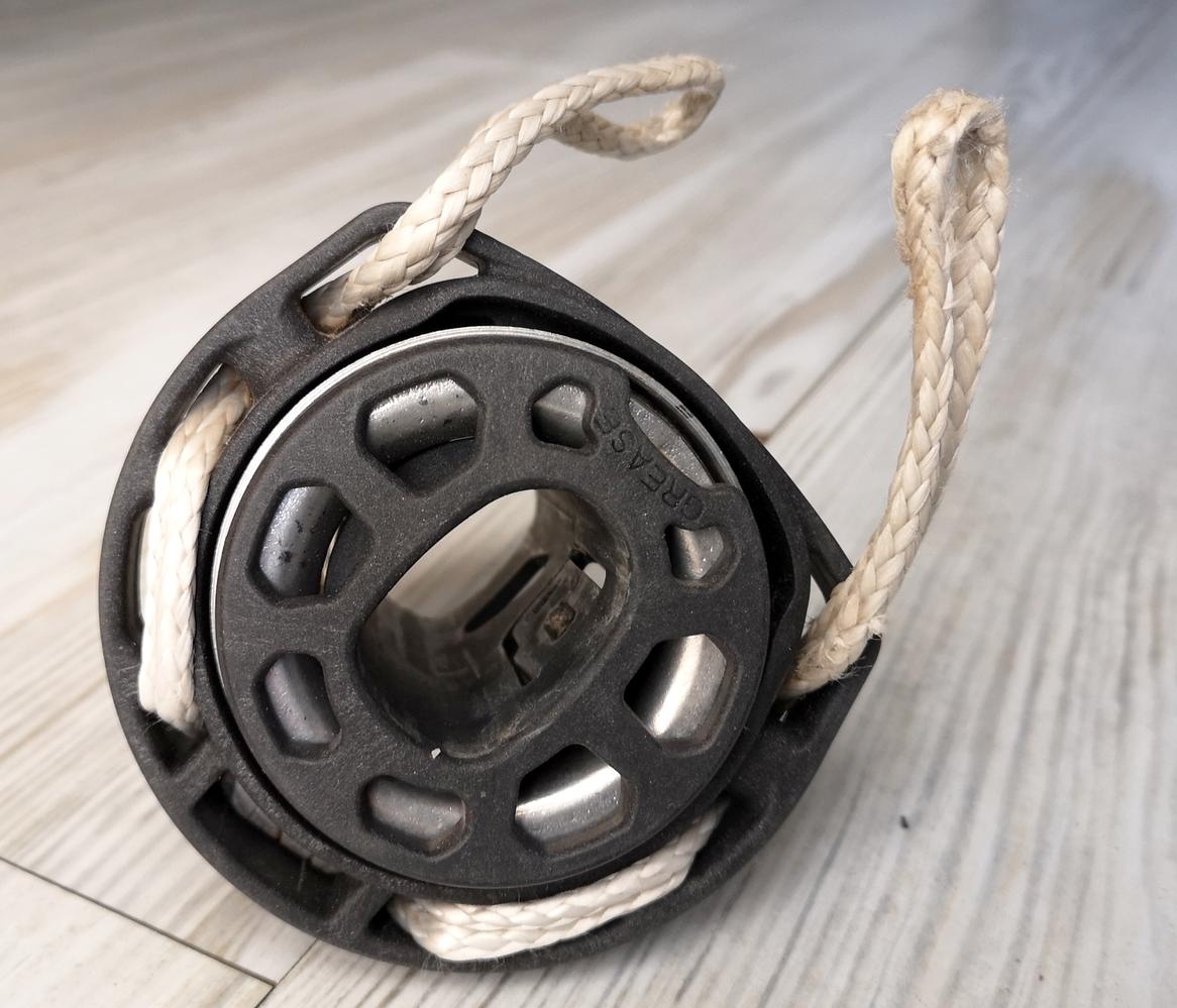 Emerillon Furlex 104 S