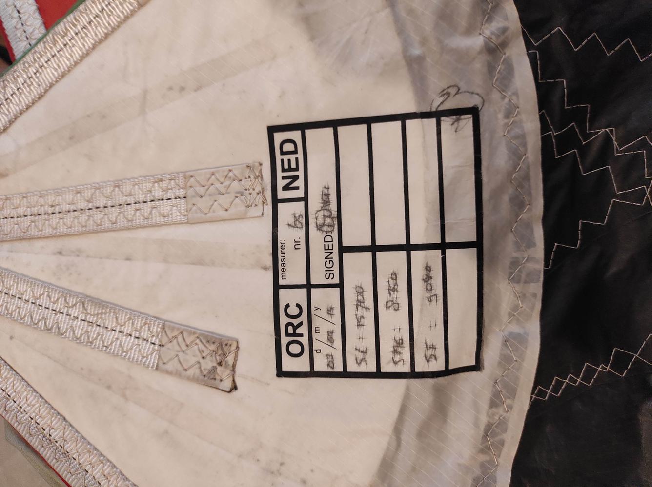 Spinnaker symétrique 122m2