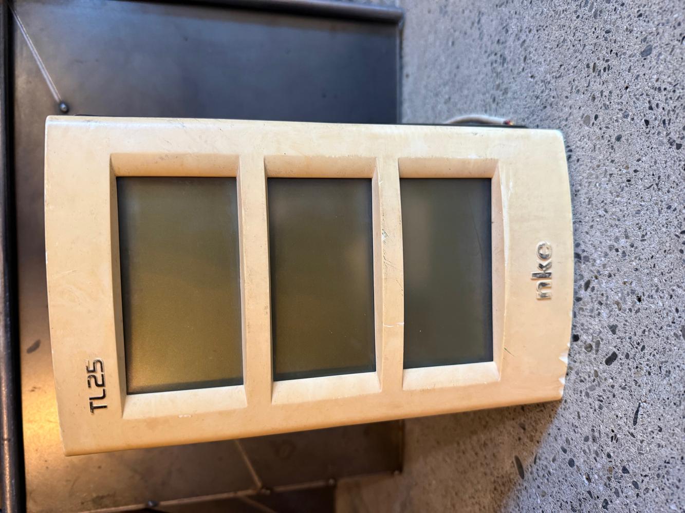 AFFICHEUR NKE TL 25 avec support carbone