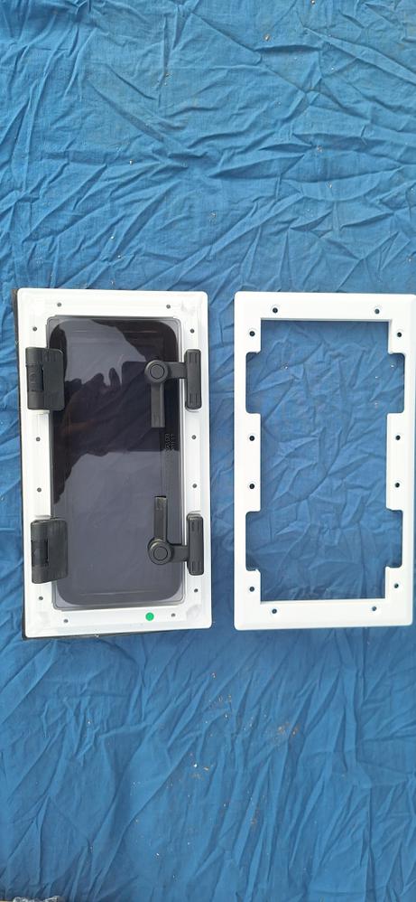 Hublot ouvrant Lewmar