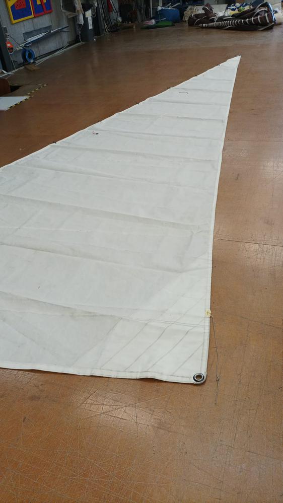 Foque de garruchos/ Jib with hanksv