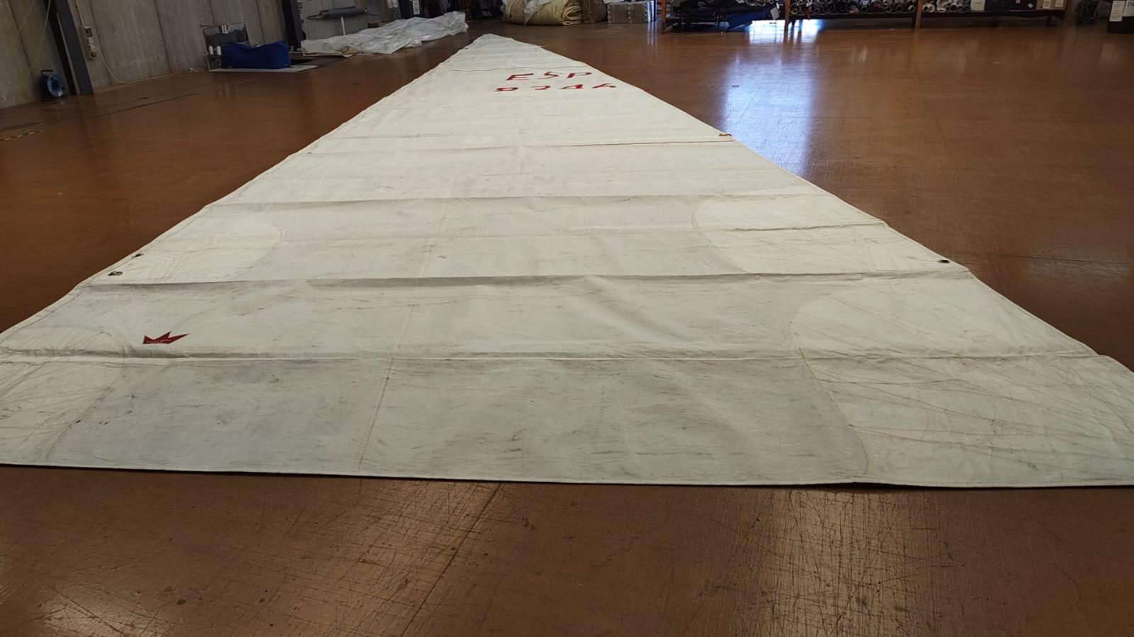 Racer/cruiser Elvström main sail