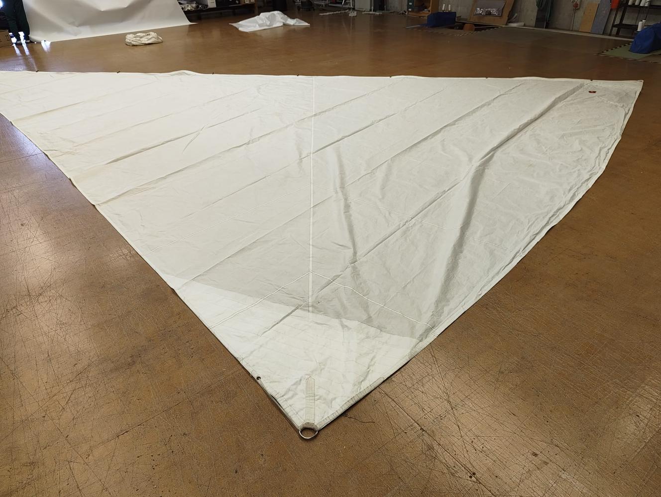 Light Genoa with hanks