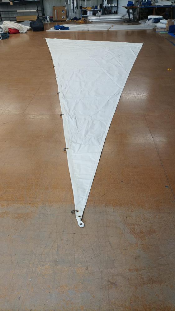 Foque de garruchos/ Jib with Hanks