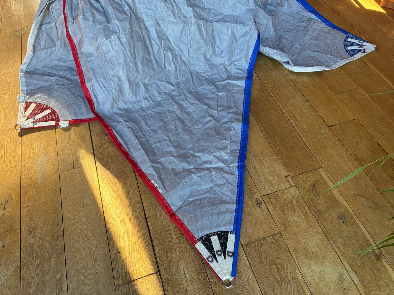 Spi asymétrique ,code0 , 79m2 ,neuf