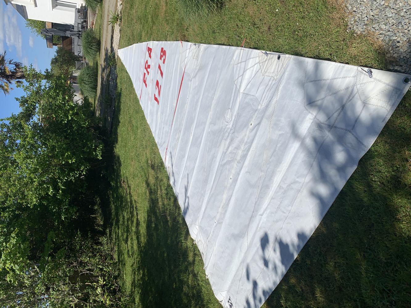 Grand voile lattée ( voilier 9/10m )