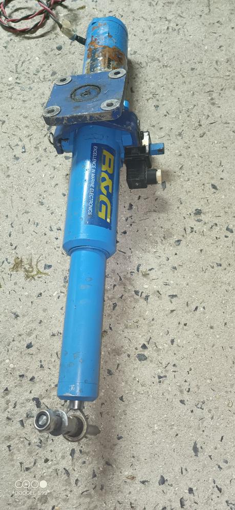 VERIN DE PILOTE AUTO