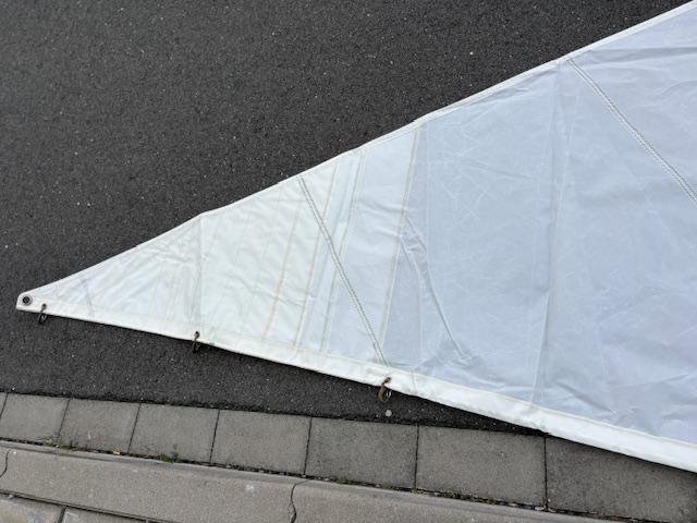 66m2 X-Cut Dacron Genoa with hanks