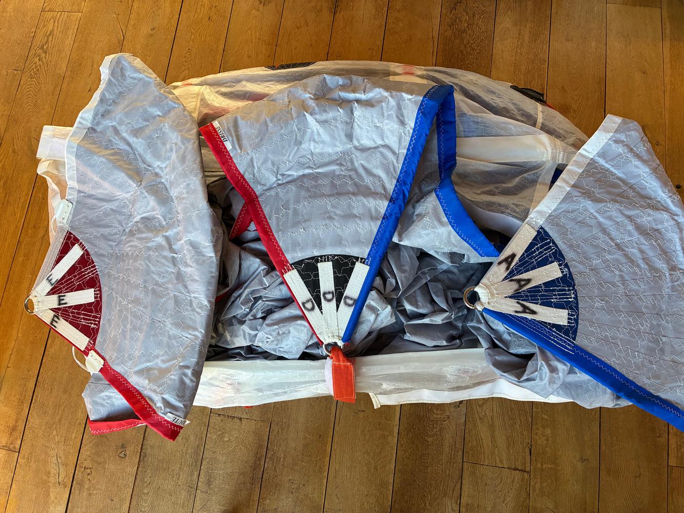 Spi asymétrique ,code0 , 79m2 ,neuf