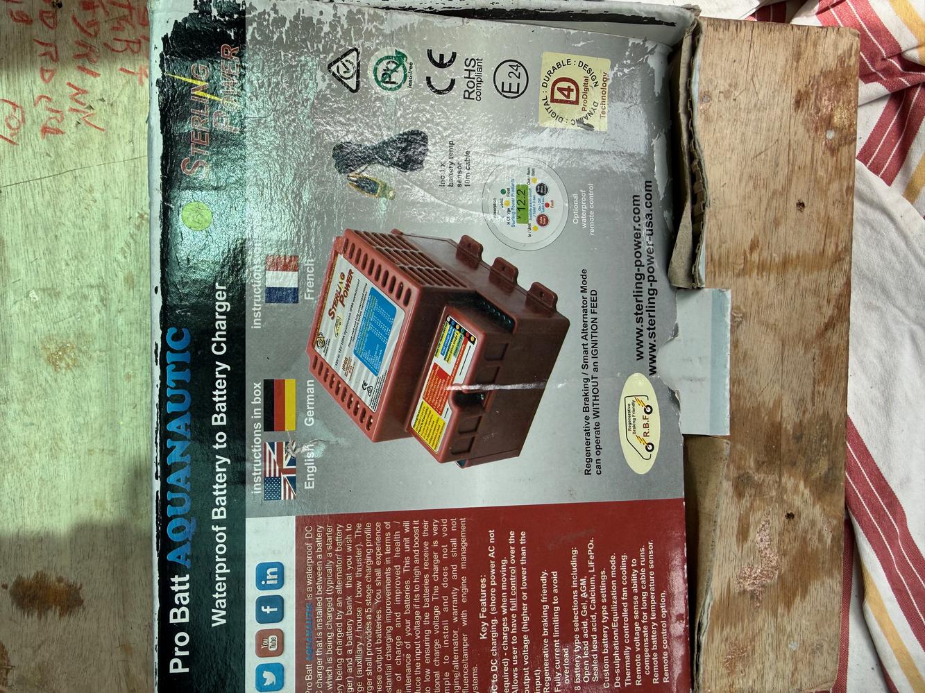CHARGEUR / ALTERNATEUR /BATTERIE STERLING POWER
