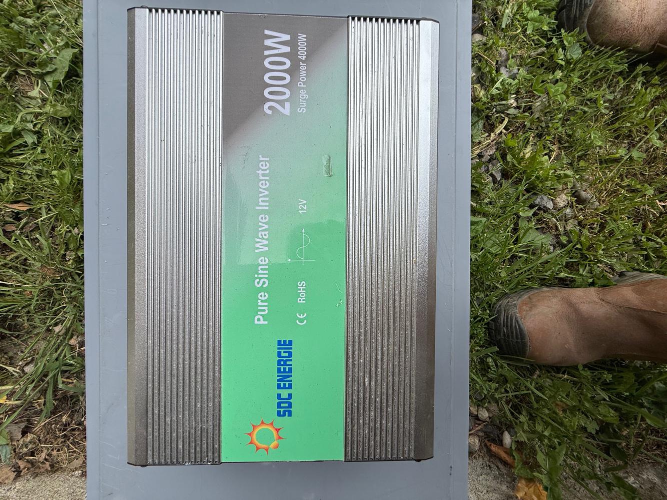 CONVERTISSEUR 12VOLT /230 VOLT 2000W SOC ENERGIE