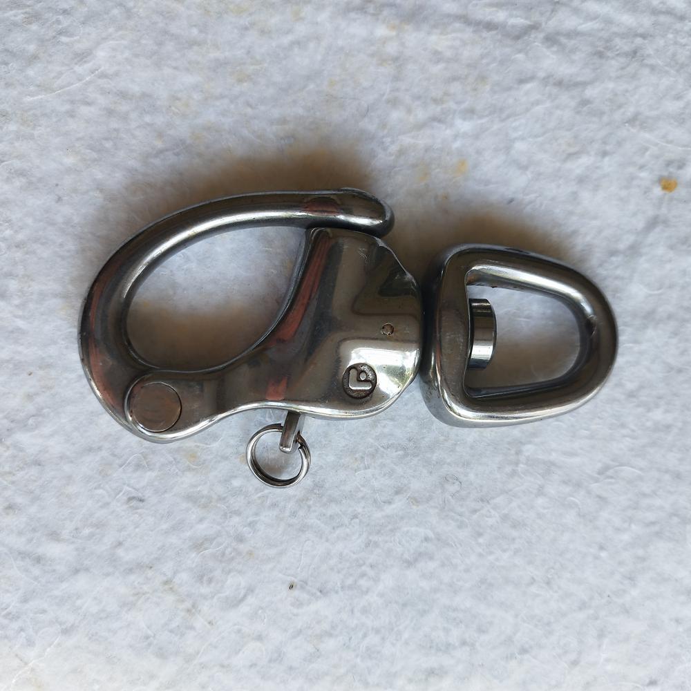 Mousqueton à piston à émerillon-oeil Wichard 120mm