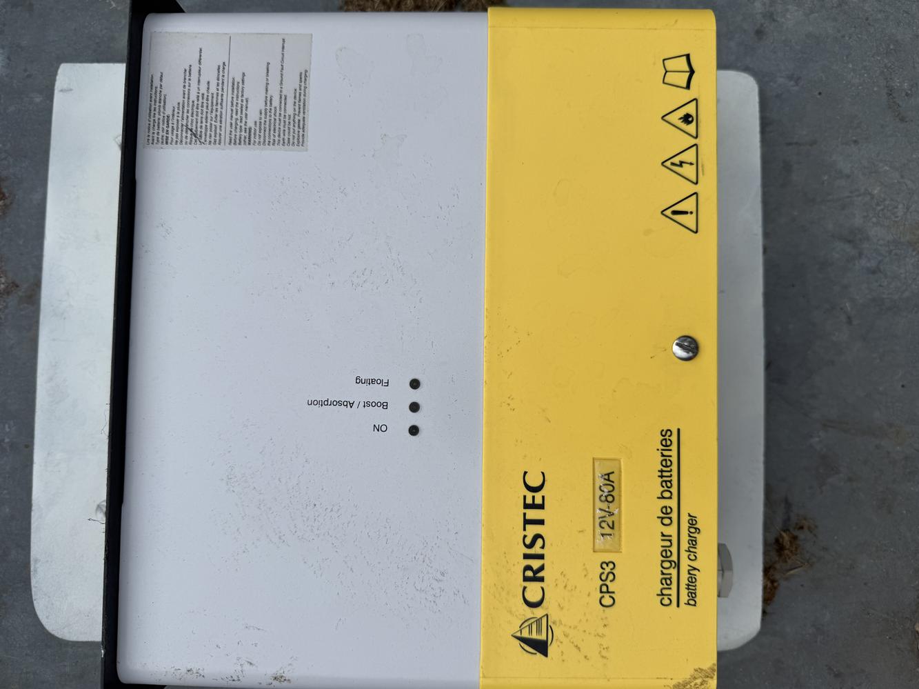 CHARGEUR DE BATTERIE CRISTEC TYPE CPS 3