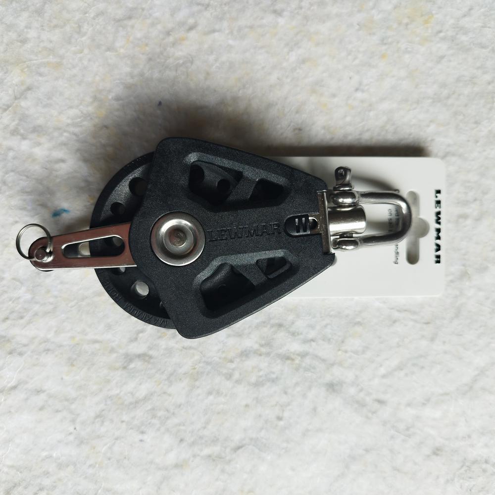 Poulie Synchro simple & ringot 72 mm LEWMAR