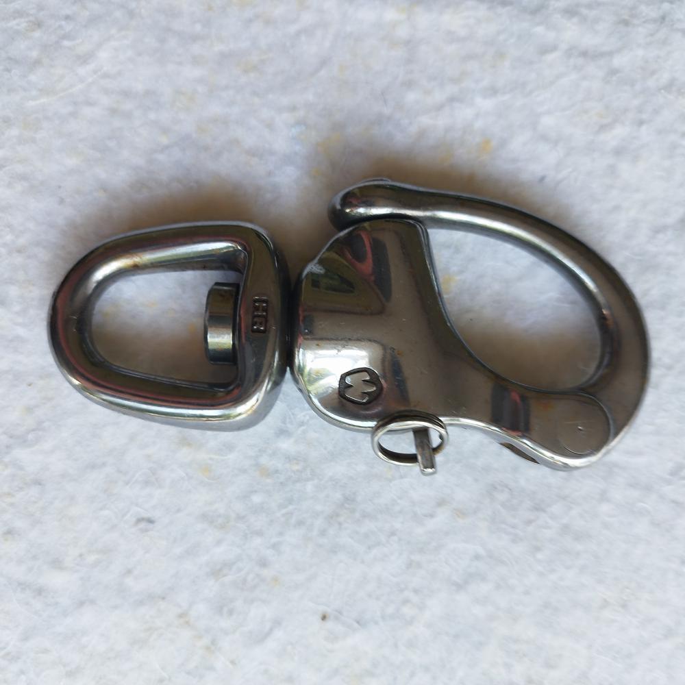 Mousqueton à piston à émerillon-oeil Wichard 120mm