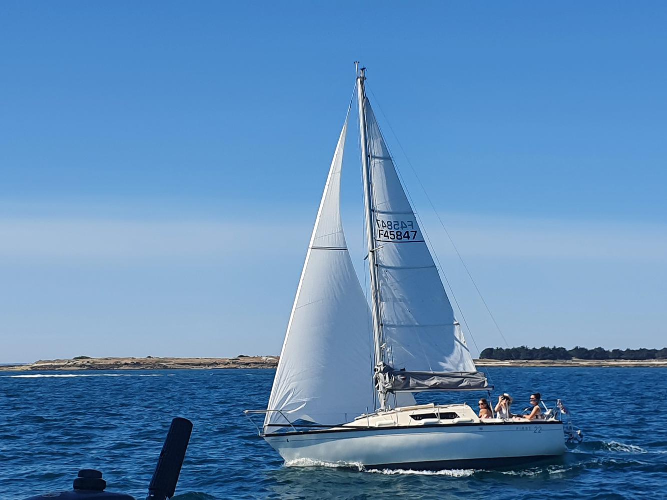 Génois sur mousquetons pour voilier 6 à 7 mètres