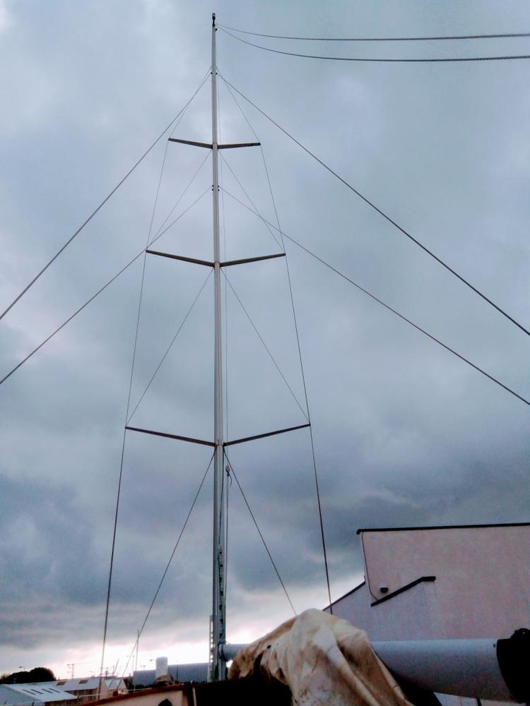 mât 15.8m jamais navigué